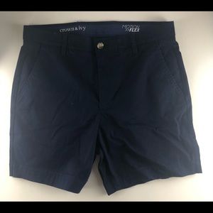 Men’s crown & ivy shorts  size 33